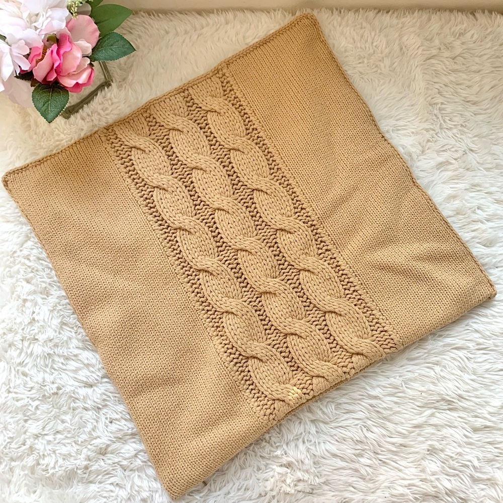 Pottery Barn Chunky Cable Knit 20” Pillow Cover - Picture 9 of 12